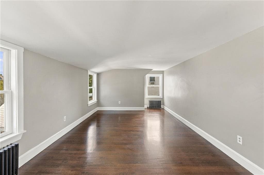 Single Family Residence at 386 Norwood Avenue, Warwick, photo 30 of 47