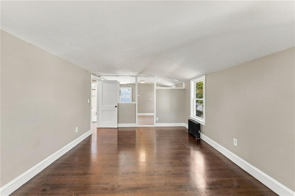 Single Family Residence at 386 Norwood Avenue, Warwick, photo 34 of 47