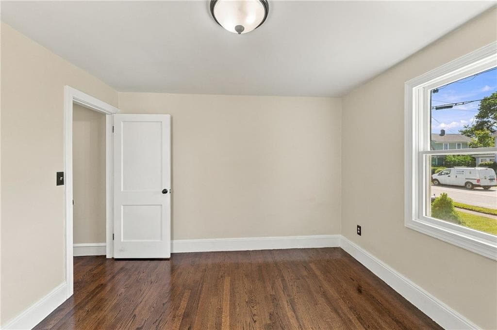 Single Family Residence at 386 Norwood Avenue, Warwick, photo 35 of 47