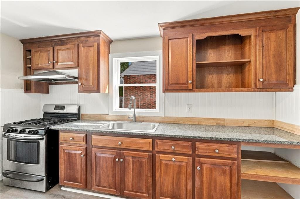 Single Family Residence at 386 Norwood Avenue, Warwick, photo 8 of 47