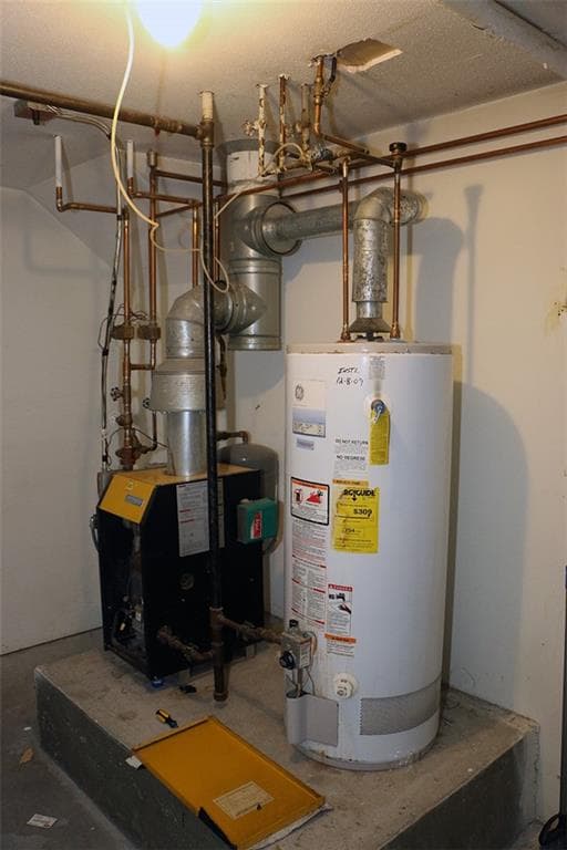Condominium at 565 Quaker Lane UNIT 95, West Warwick, photo 13 of 15