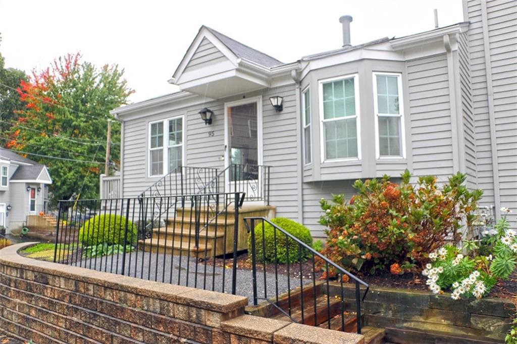 565 Quaker Lane UNIT 95