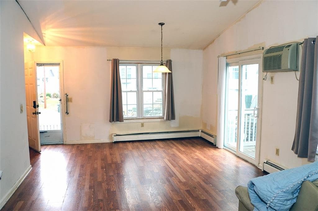 Condominium at 565 Quaker Lane UNIT 95, West Warwick, photo 5 of 15