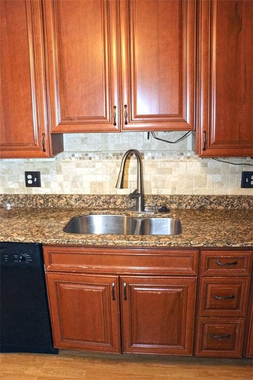 Condominium at 565 Quaker Lane UNIT 95, West Warwick, photo 4 of 15