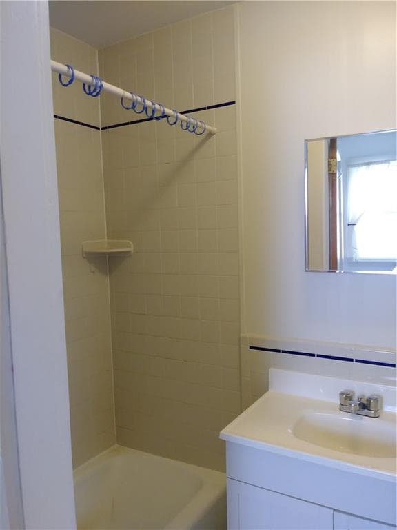 Multi Family at 20 16 Academy Avenue, Providence, photo 14 of 25