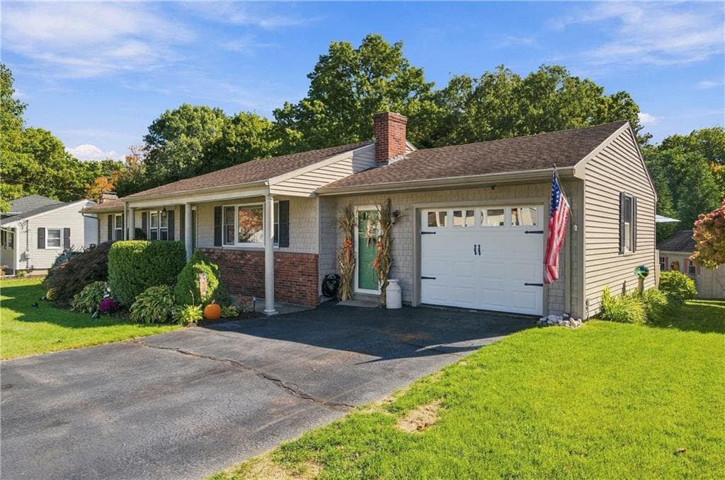 Single Family Residence at 15 Valley View Drive, Smithfield, photo 2 of 45