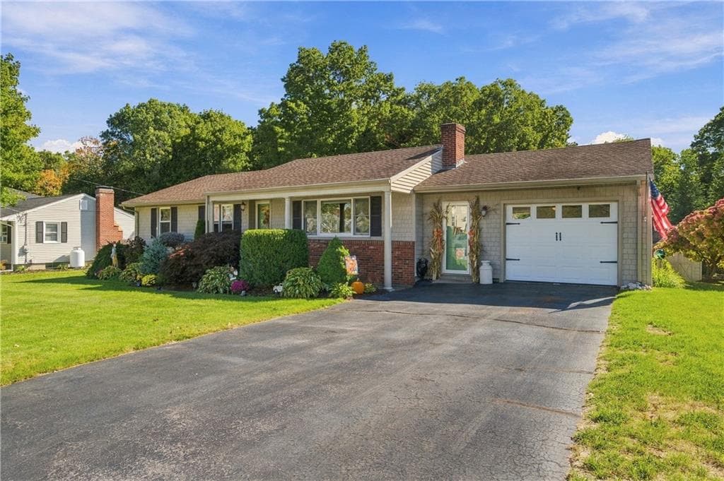 Single Family Residence at 15 Valley View Drive, Smithfield, photo 42 of 45