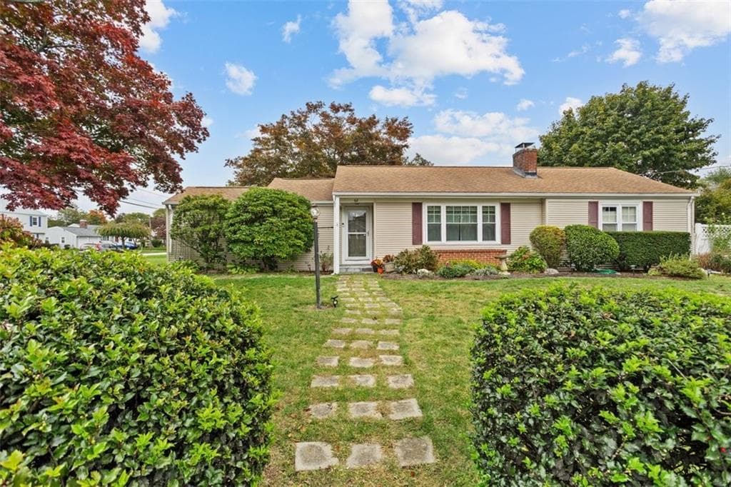 Single Family Residence at 62 Sweetfern Road, Warwick, photo 2 of 36