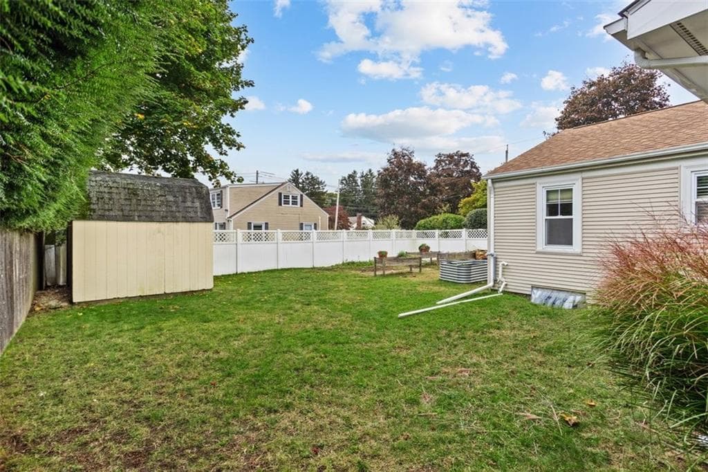 Single Family Residence at 62 Sweetfern Road, Warwick, photo 10 of 36