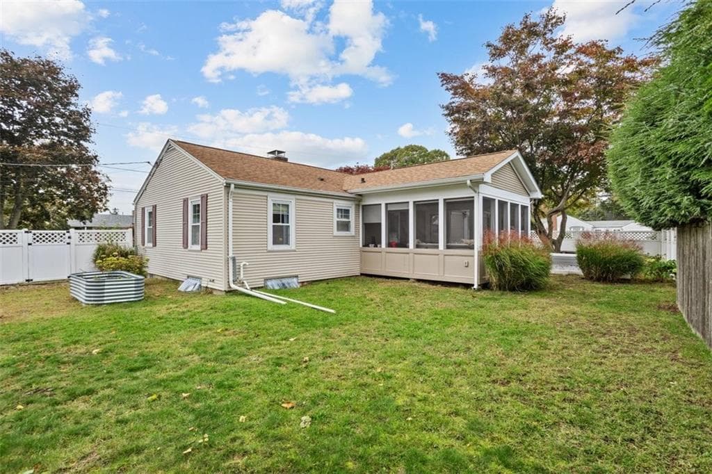 Single Family Residence at 62 Sweetfern Road, Warwick, photo 11 of 36