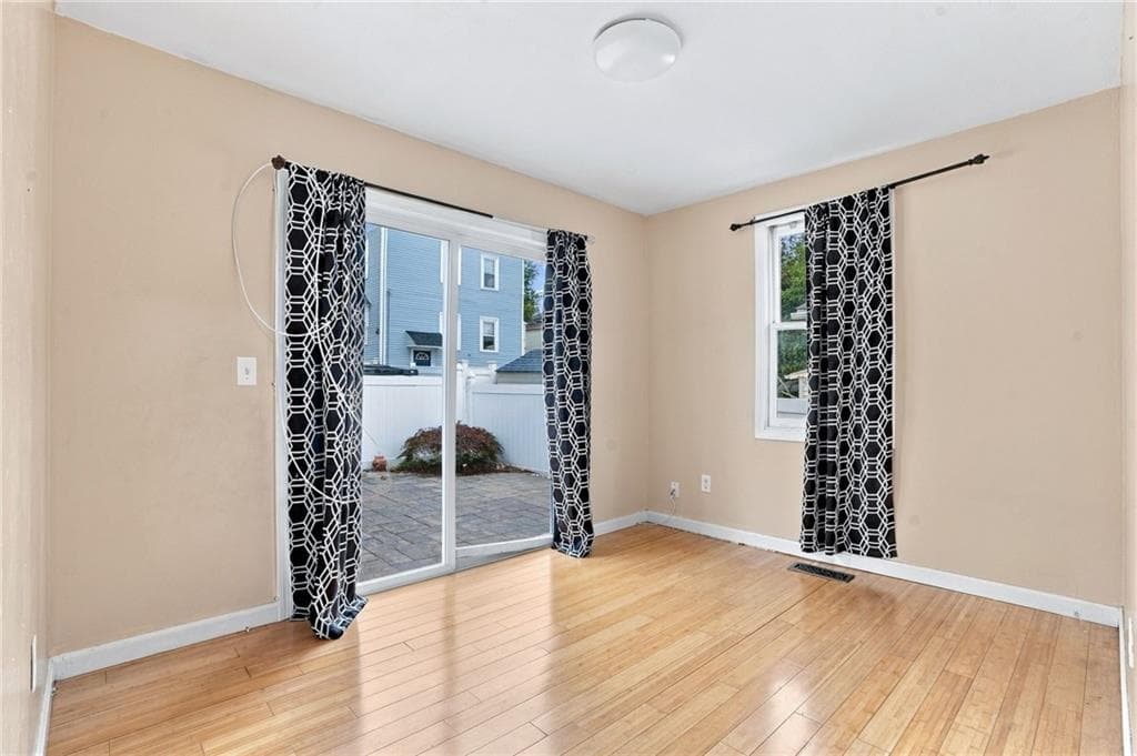 Single Family Residence at 33 Huldah Street, Providence, photo 12 of 37