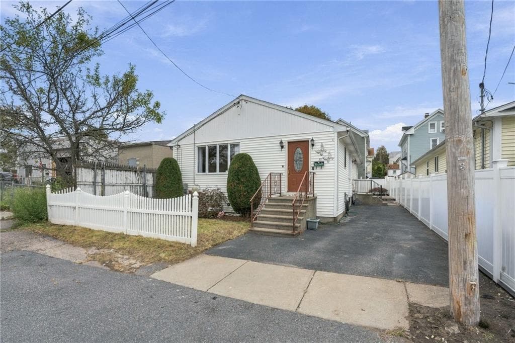 Single Family Residence at 33 Huldah Street, Providence, photo 36 of 37