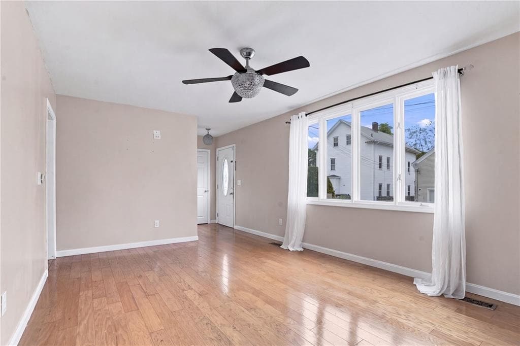 Single Family Residence at 33 Huldah Street, Providence, photo 10 of 37