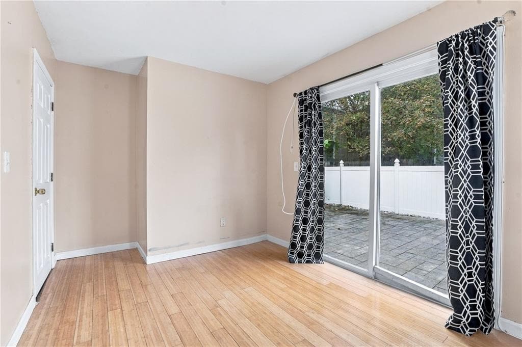 Single Family Residence at 33 Huldah Street, Providence, photo 11 of 37
