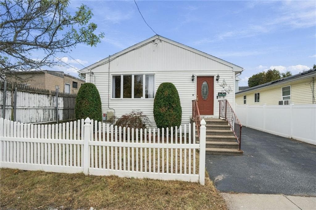 Single Family Residence at 33 Huldah Street, Providence, photo 35 of 37