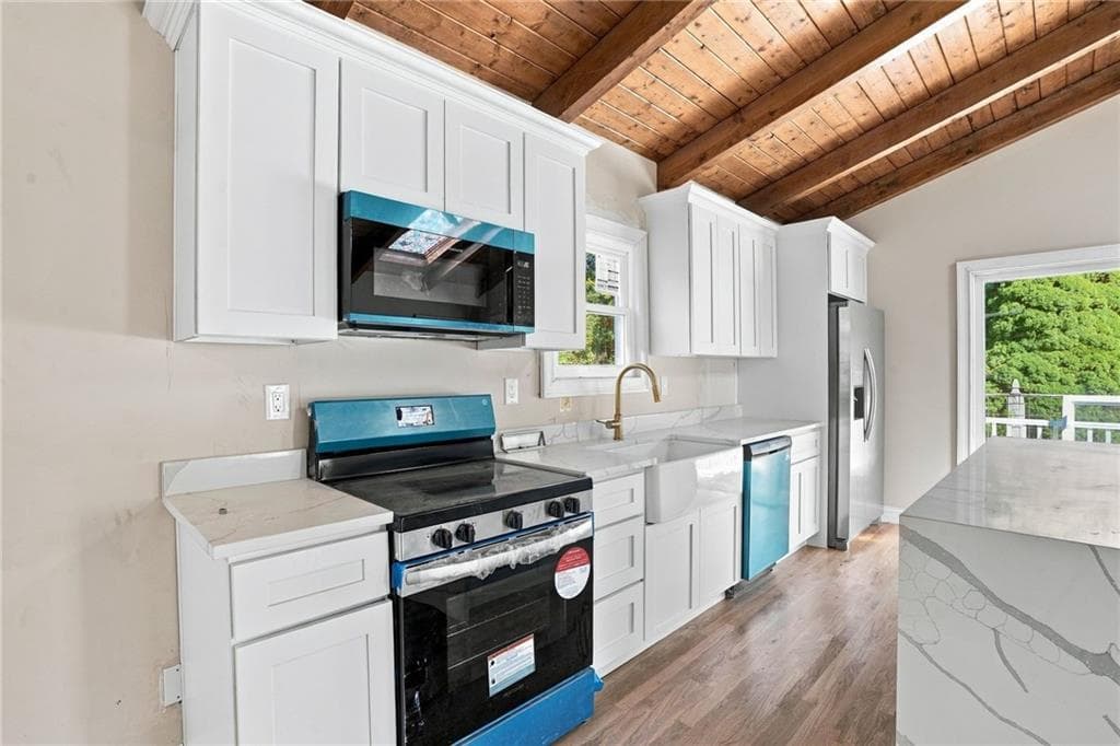 Single Family Residence at 1330 Pippin Orchard Road, Cranston, photo 2 of 41