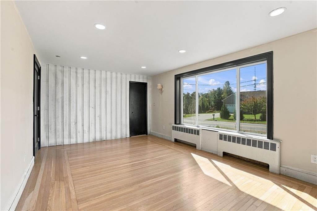 Single Family Residence at 1330 Pippin Orchard Road, Cranston, photo 16 of 41