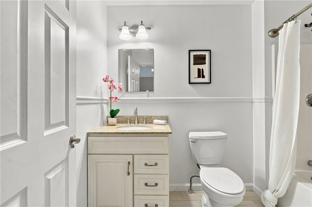Single Family Residence at 16 Hart Avenue, Warwick, photo 27 of 49