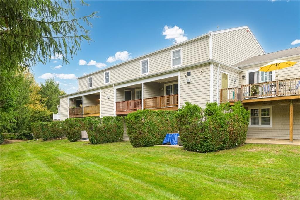 Condominium at 6 Bristol Woods Drive UNIT B, Bristol, photo 3 of 36