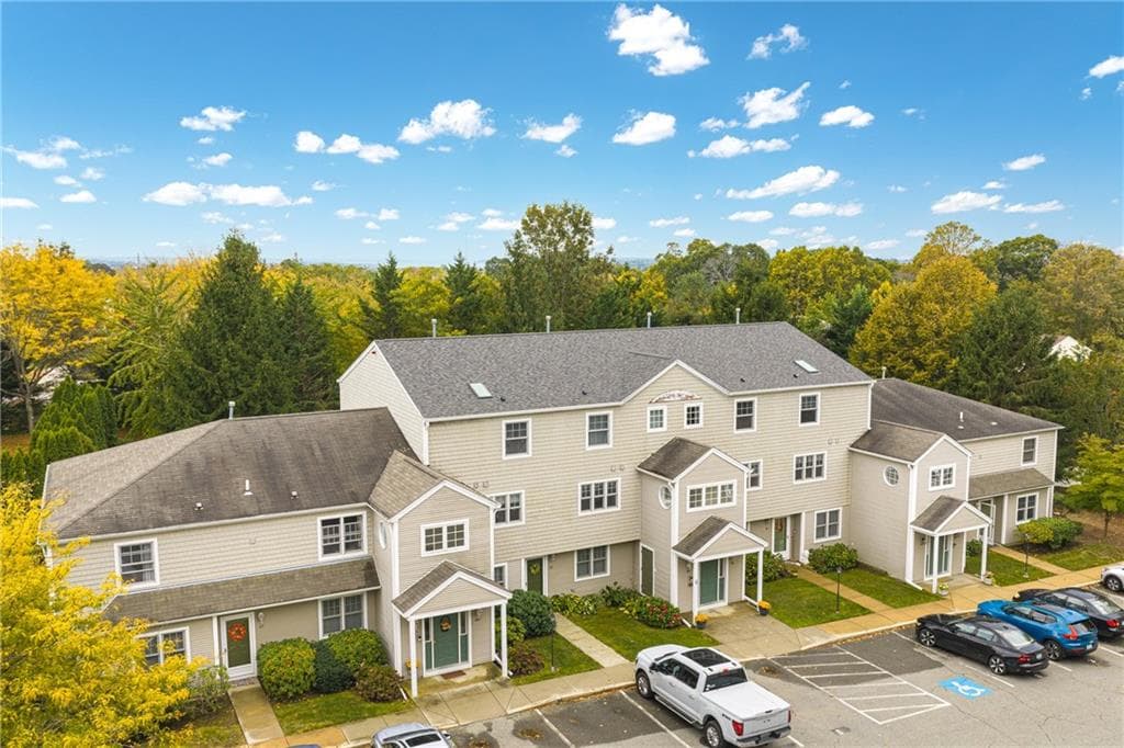 Condominium at 6 Bristol Woods Drive UNIT B, Bristol, photo 33 of 36