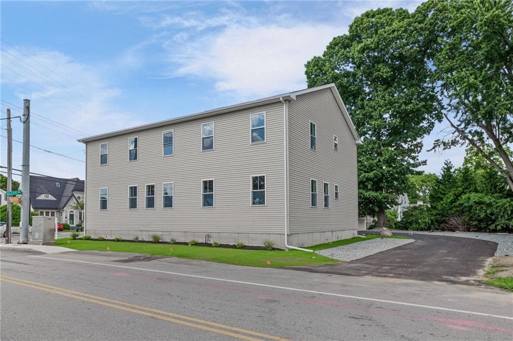 Condominium at 6 Rounds Avenue, East Providence, photo 31 of 36