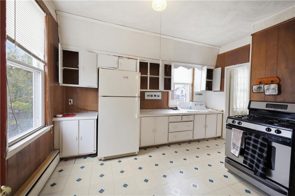 Multi Family at 480 482 Smith Street, Providence, photo 23 of 44