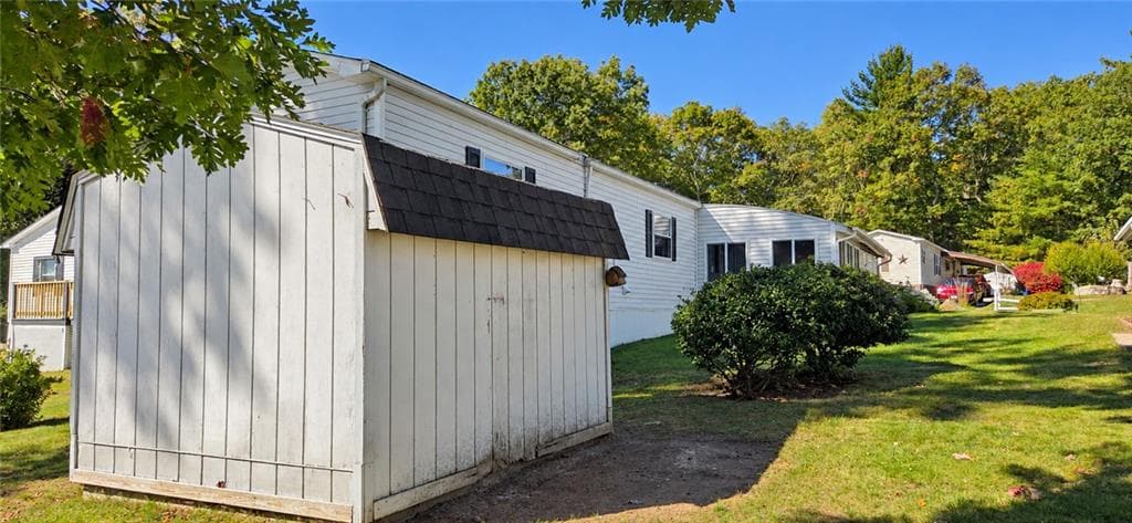 Single Family Residence at 6 Five Elms Circle, Coventry, photo 11 of 44