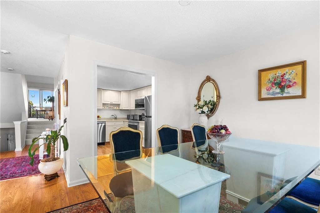 Condominium at 86 Windward Lane, Bristol, photo 6 of 24