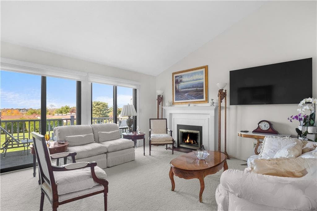 Condominium at 86 Windward Lane, Bristol, photo 13 of 24
