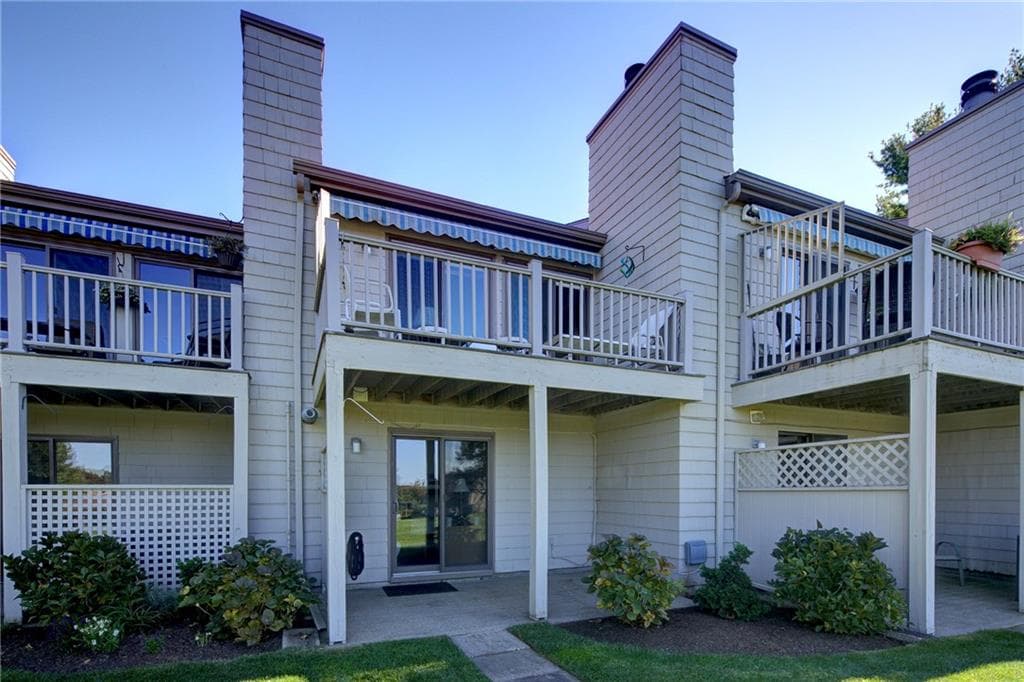 86 Windward Lane