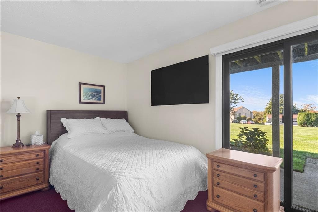 Condominium at 86 Windward Lane, Bristol, photo 18 of 24