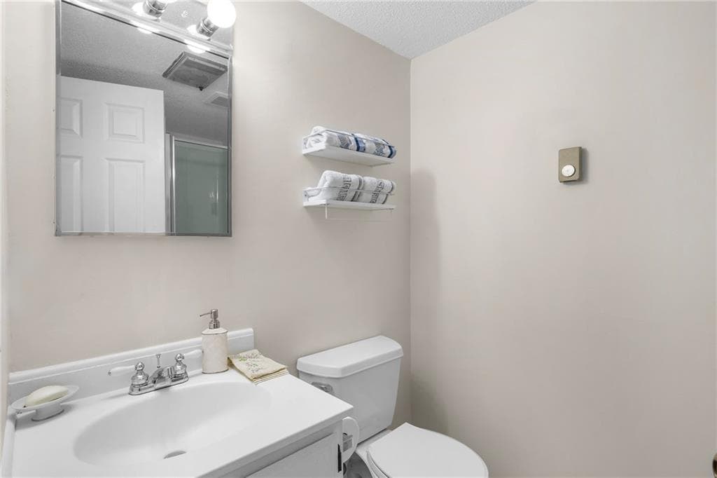 Condominium at 86 Windward Lane, Bristol, photo 19 of 24