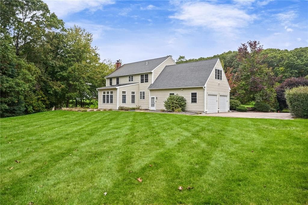 Single Family Residence at 14 Canyon Drive, Westerly, photo 8 of 46