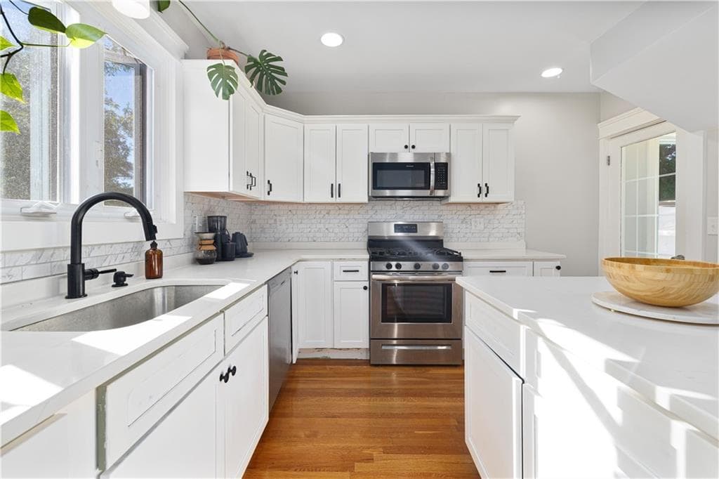 Single Family Residence at 84 Myrtle Avenue, Cranston, photo 15 of 32