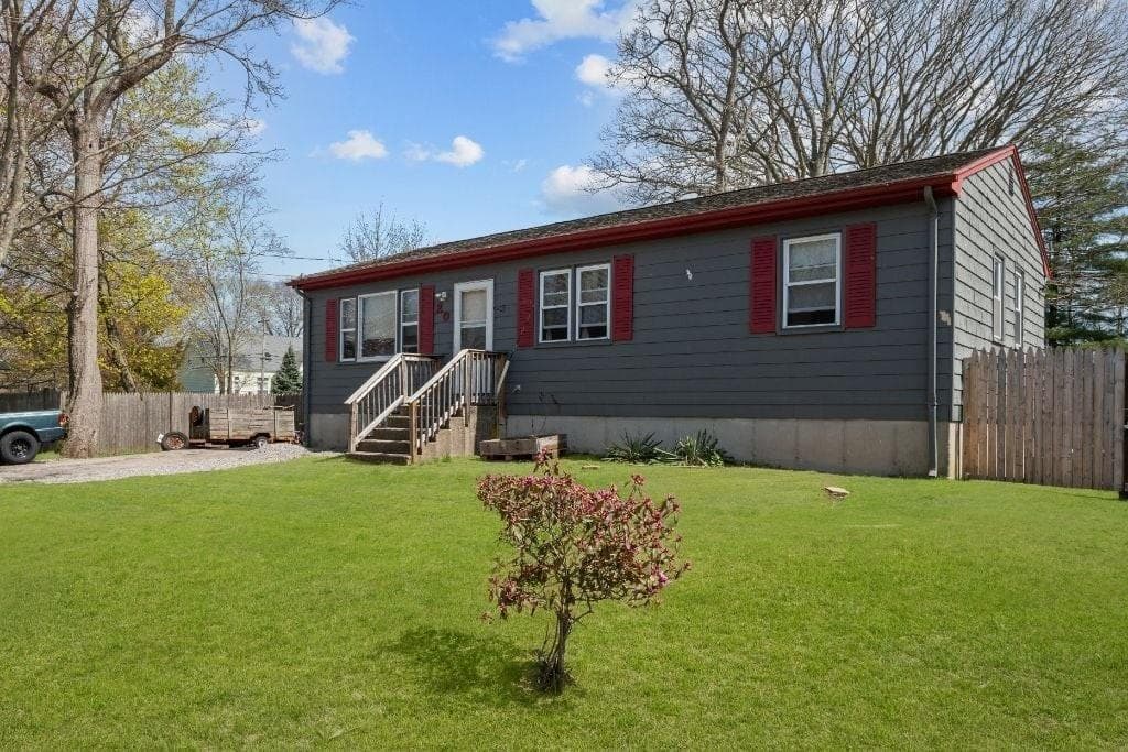 Single Family Residence at Single Family Residence, Warwick, photo 3 of 26