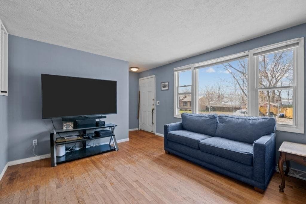 Single Family Residence at Single Family Residence, Warwick, photo 5 of 26