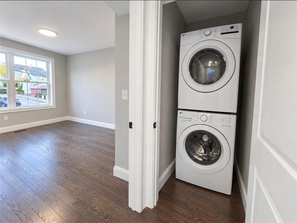Multi Family at 164 Magnolia Street, Providence, photo 12 of 18