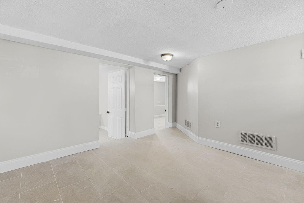 Multi Family at 125 hendrick Street, Providence, photo 22 of 32
