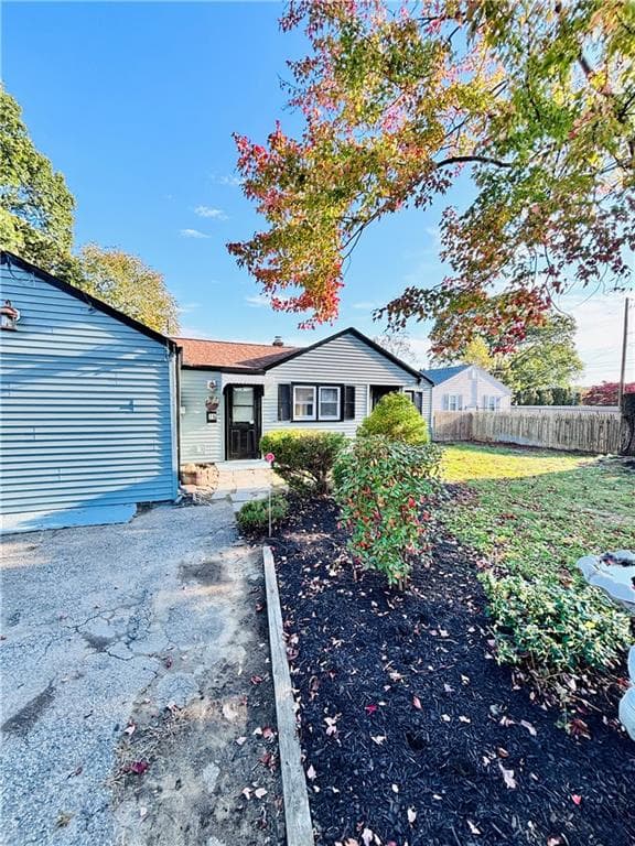 Single Family Residence at 76 Novelty Road, Warwick, photo 4 of 48