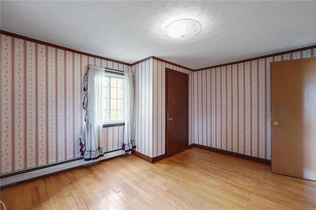 Single Family Residence at 108 Falcon Avenue, Warwick, photo 11 of 18