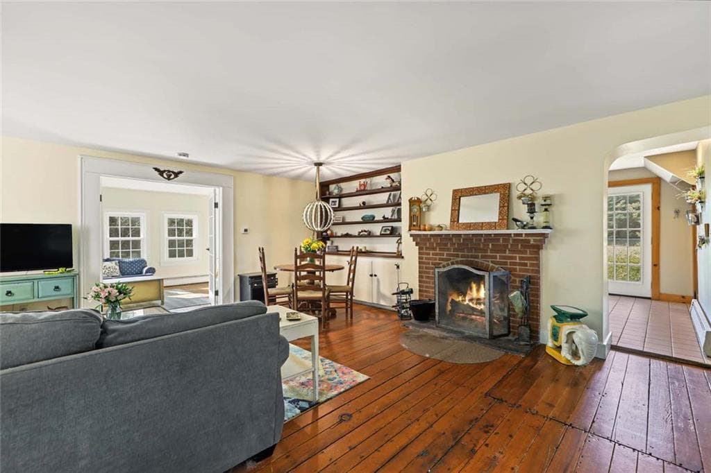Single Family Residence at 826 Mooresfield Road, South Kingstown, photo 14 of 50