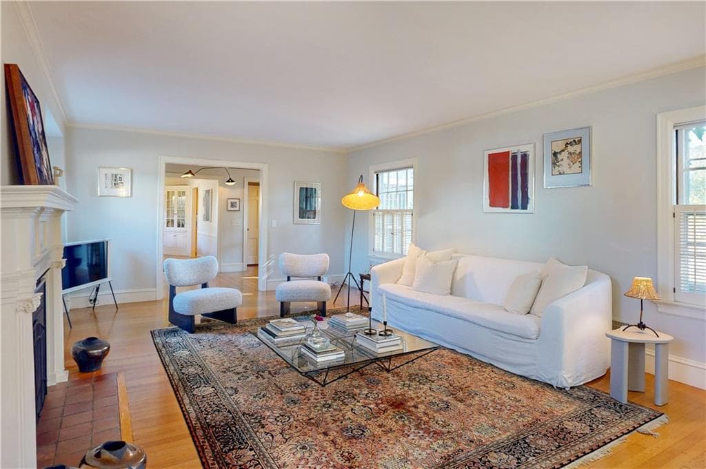 Single Family Residence at 61 Holly Street, Providence, photo 6 of 43
