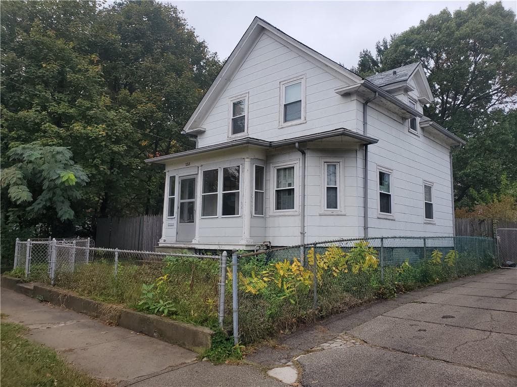 Single Family Residence at 135 Roger Williams Avenue, Providence, photo 2 of 23