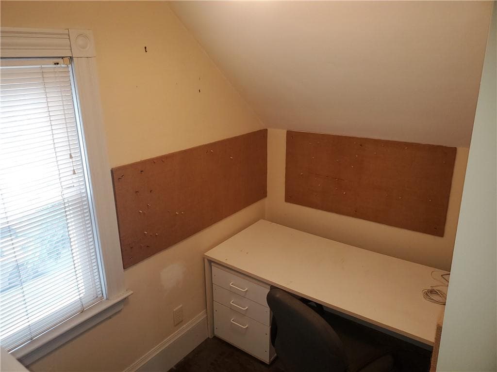 Single Family Residence at 135 Roger Williams Avenue, Providence, photo 13 of 23