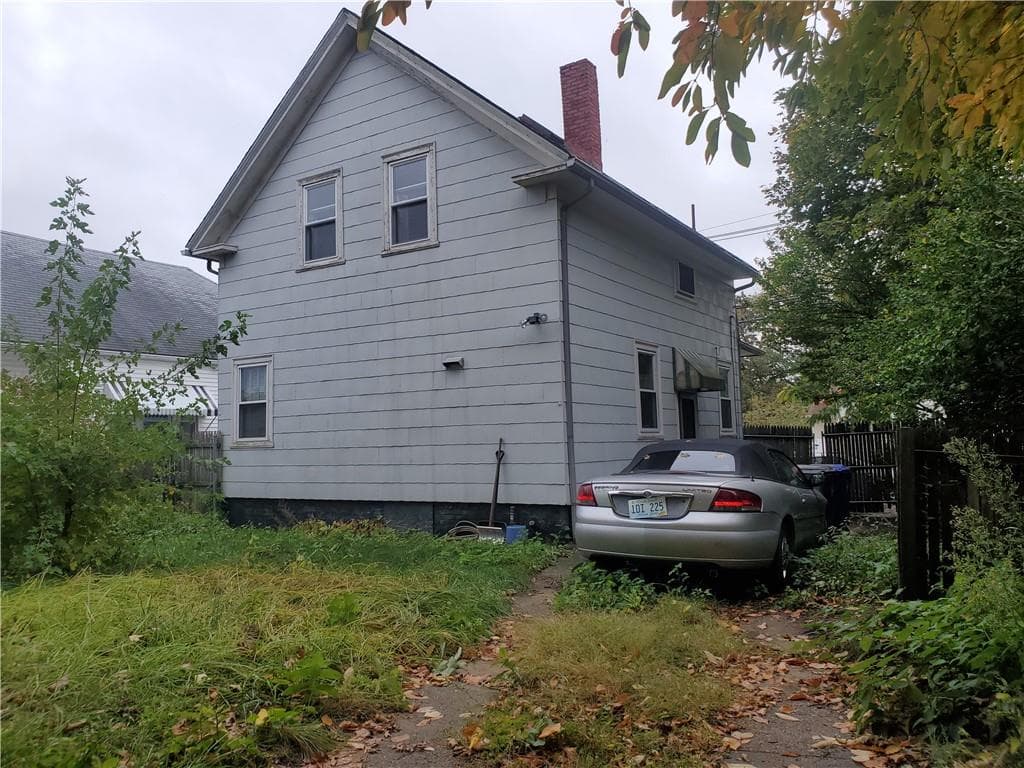 Single Family Residence at 135 Roger Williams Avenue, Providence, photo 4 of 23