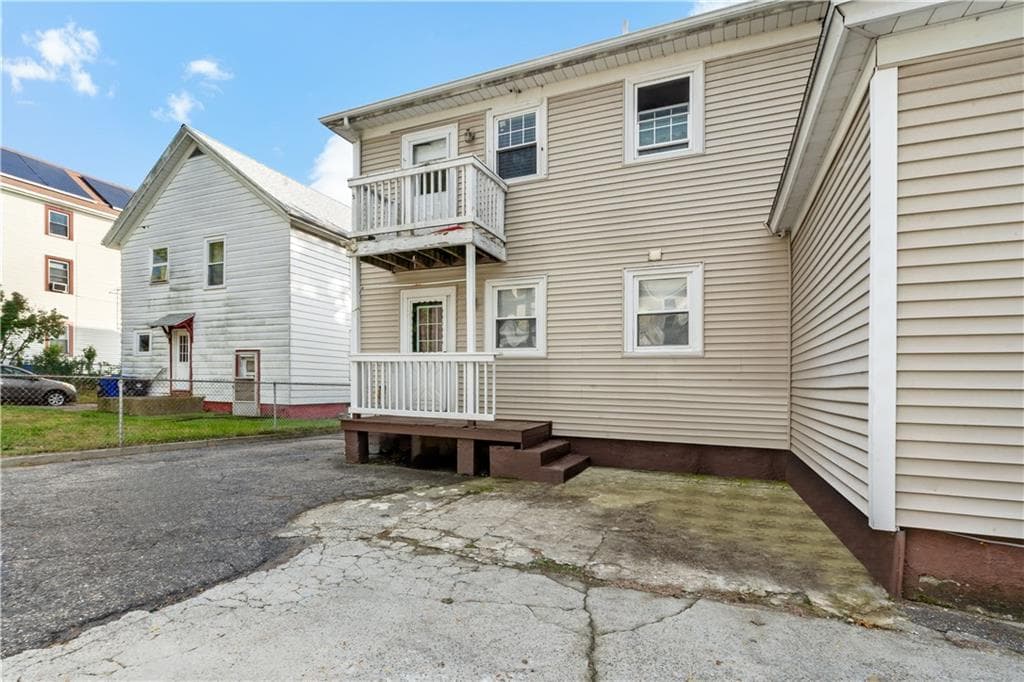 Multi Family at 33 Ivy Street, Pawtucket, photo 23 of 28