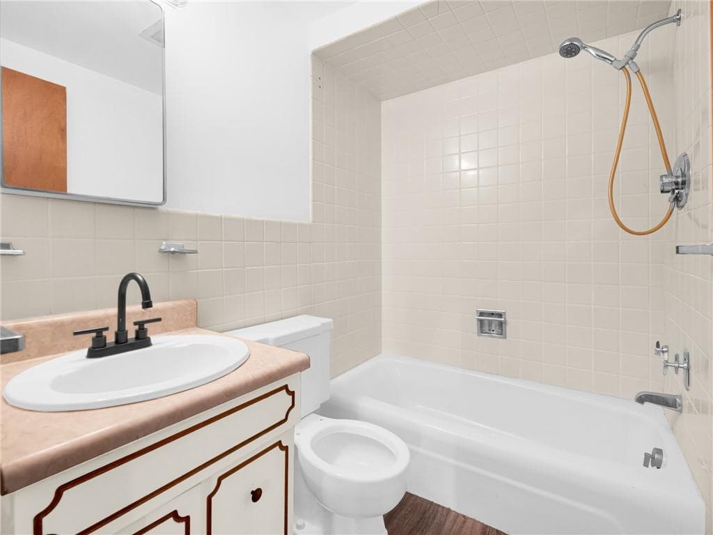 Condominium at 400 Narragansett Parkway UNIT WB11, Warwick, photo 17 of 26