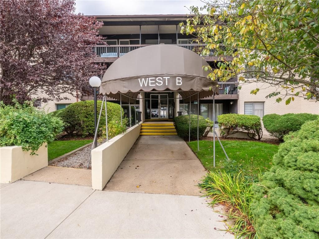 Condominium at 400 Narragansett Parkway UNIT WB11, Warwick, photo 3 of 26