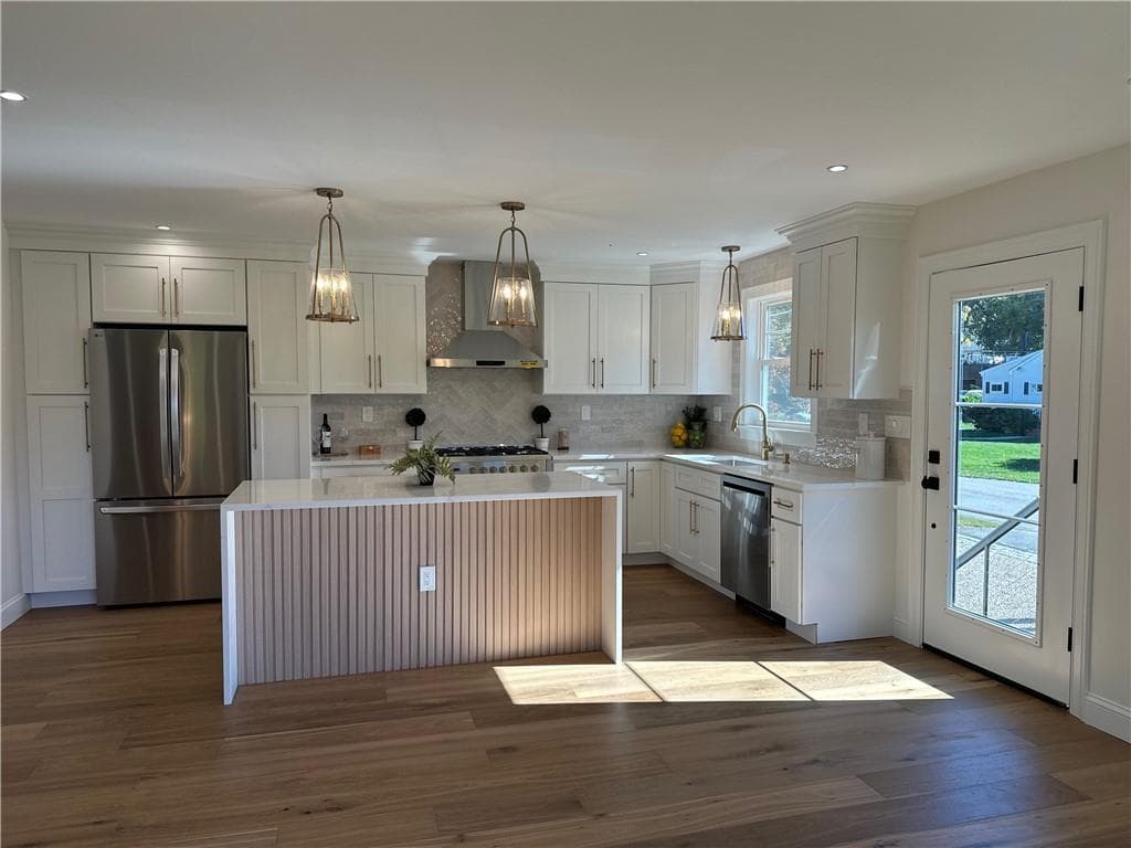 Single Family Residence at 86 Spanker Street, Jamestown, photo 6 of 50