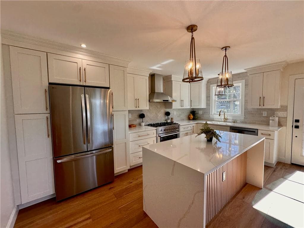Single Family Residence at 86 Spanker Street, Jamestown, photo 7 of 50